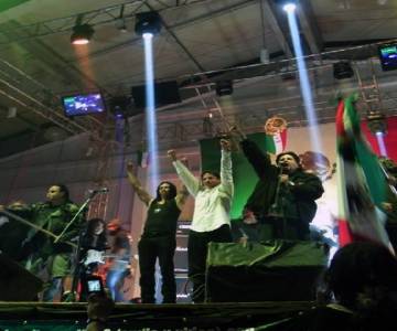 Tradicional Grito Rocanrolero 2023 en la Arena López Mateos: Una Noche Épica de Música y Celebración